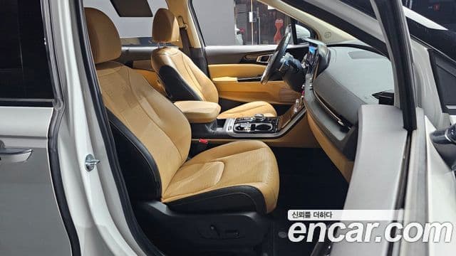 Kia Carnival 2023 — Şəkil 8/20