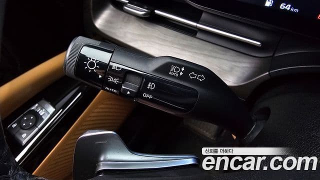 Kia Carnival 2023 — Şəkil 17/20