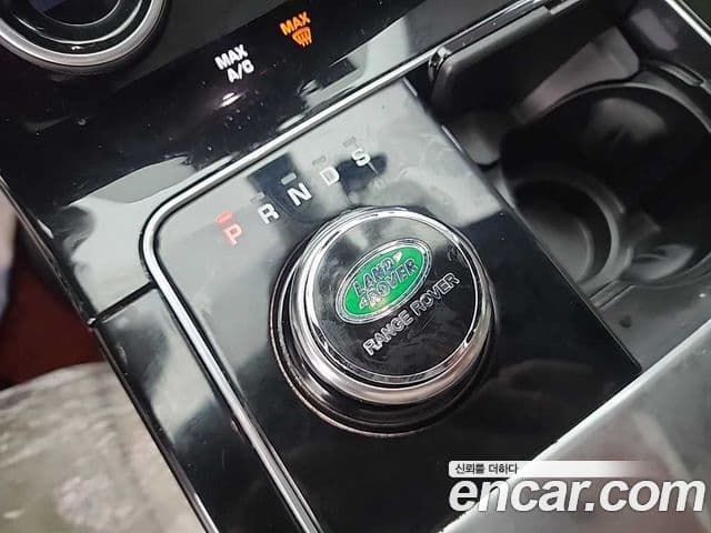 Land Rover Range Rover Velar 2018 — Şəkil 6/18