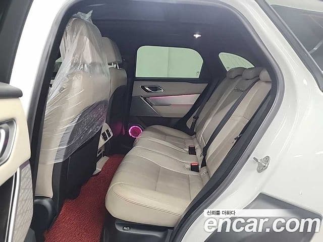 Land Rover Range Rover Velar 2018 — Şəkil 11/18