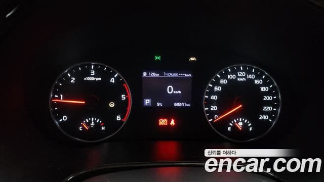 Kia Seltos 2019 — ფოტო 19/20