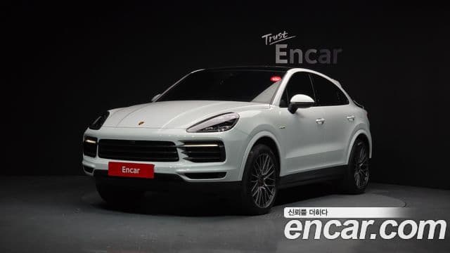 Porsche Cayenne 2021 — Фото 1/20