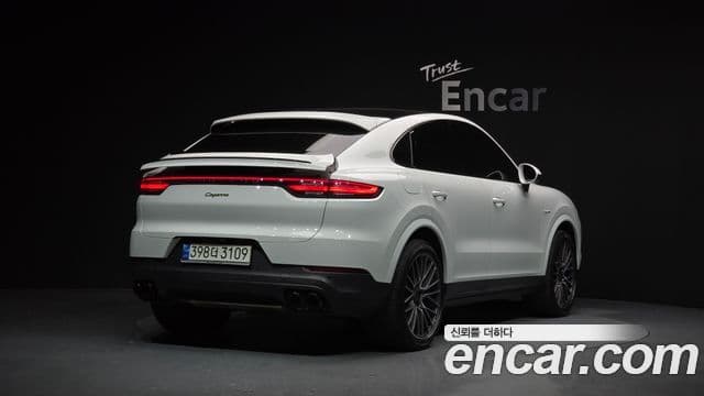Porsche Cayenne 2021 — Фото 2/20