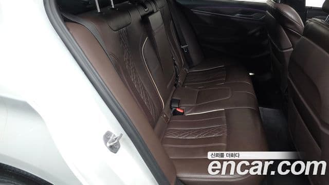 BMW 5 Series 2020 — ფოტო 11/20