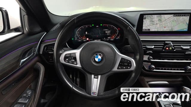 BMW 5 Series 2020 — ფოტო 13/20