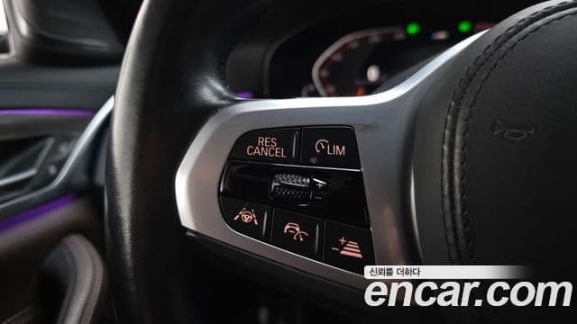 BMW 5 Series 2020 — ფოტო 15/20