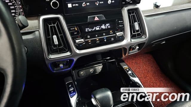 Kia Sorento 2022 — Şəkil 16/20
