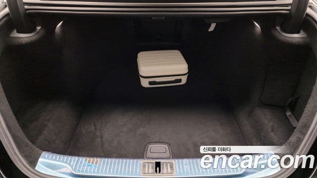 Mercedes-Benz S-Class 2021 — Photo 2/20
