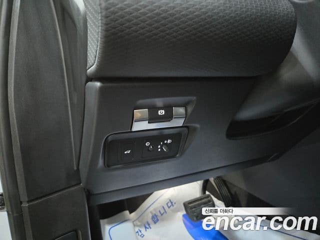 Land Rover Range Rover Evoque 2023 — Photo 2/20