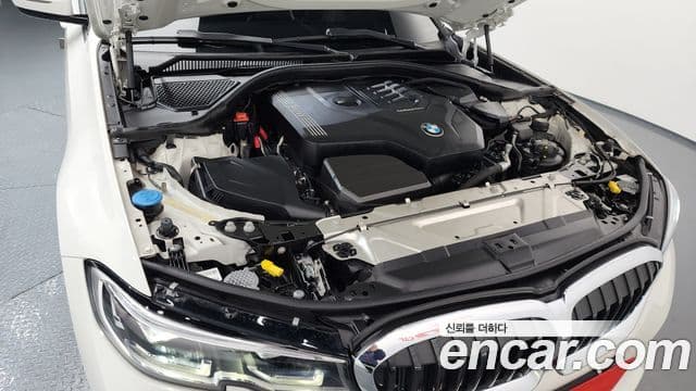 BMW 3 Series 2022 — ფოტო 6/20