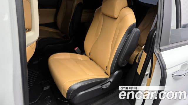 Kia Carnival 2023 — Şəkil 11/20