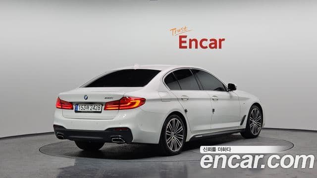 BMW 5 Series 2020 — Photo 14/20