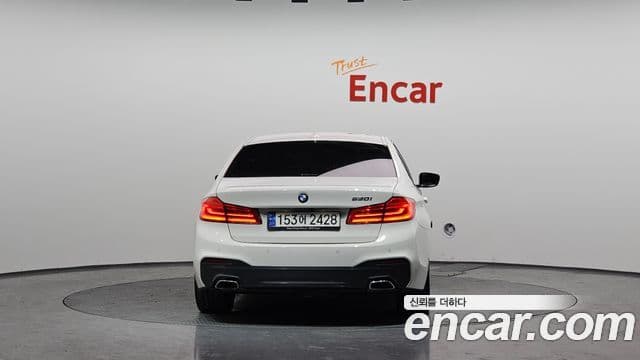 BMW 5 Series 2020 — Photo 13/20