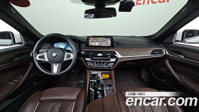 BMW 5 Series 2020 — Photo 2/20