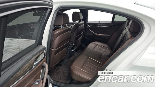 BMW 5 Series 2020 — Photo 4/20