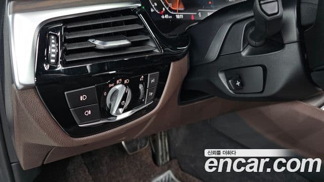 BMW 5 Series 2020 — Photo 6/20