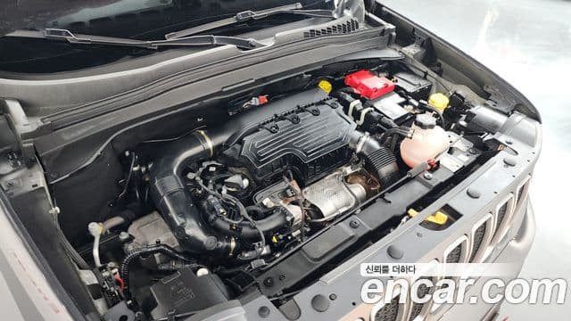 Jeep Renegade 2022 — ფოტო 10/20