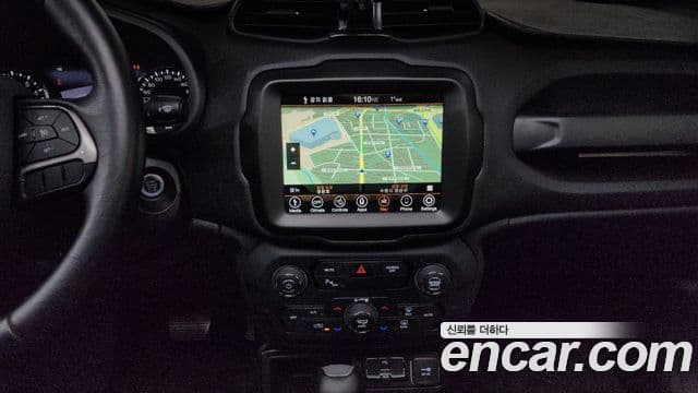 Jeep Renegade 2022 — ფოტო 16/20