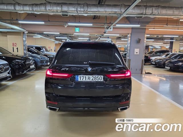 BMW X7 2022 — ფოტო 4/12