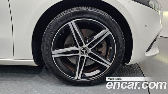 Mercedes-Benz A-Class 2020 — Şəkil 5/20