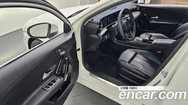 Mercedes-Benz A-Class 2020 — Şəkil 11/20