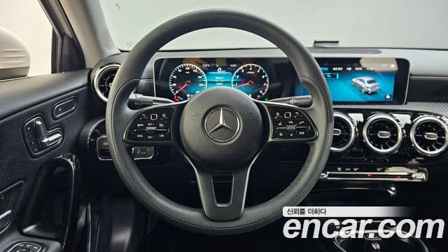Mercedes-Benz A-Class 2020 — Şəkil 13/20