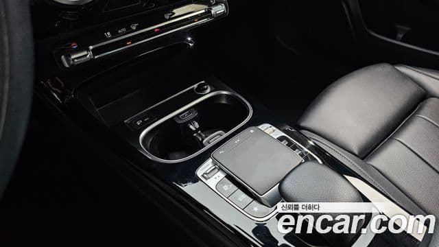 Mercedes-Benz A-Class 2020 — Şəkil 17/20