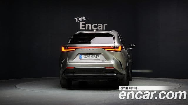Lexus NX450h+ 2025 — Фото 4/20
