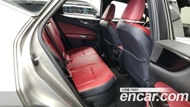 Lexus NX450h+ 2025 — Фото 12/20