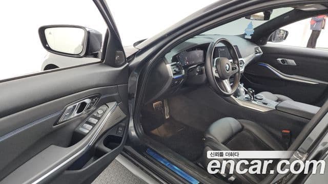 BMW 3 Series 2021 — фото 10 из 20