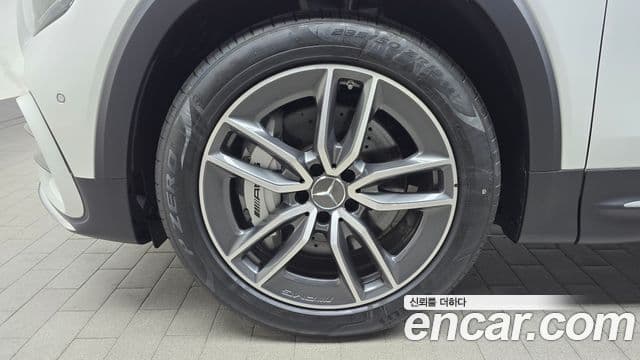 Mercedes-Benz GLB-Class 2025 — фото 5 из 20