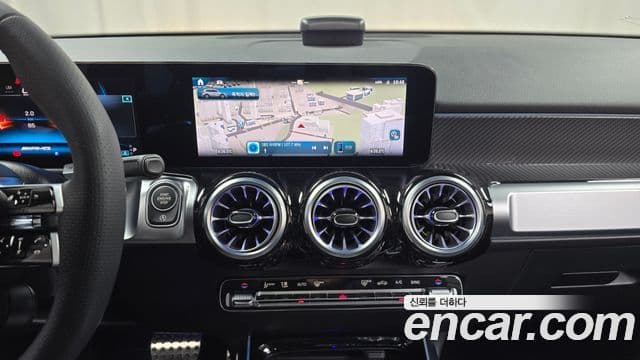 Mercedes-Benz GLB-Class 2025 — фото 14 из 20