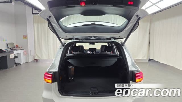 Mercedes-Benz GLB-Class 2025 — фото 20 из 20