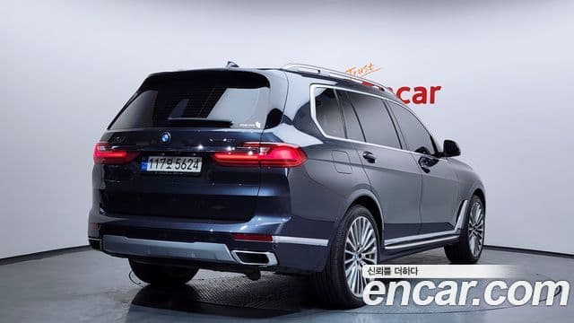 BMW X7 2022 — Фото 2/20