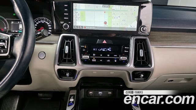 Kia Sorento 2021 — Şəkil 17/20