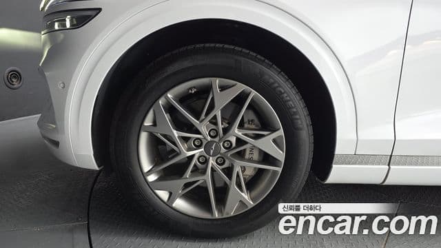 Genesis GV70 2023 — ფოტო 5/20