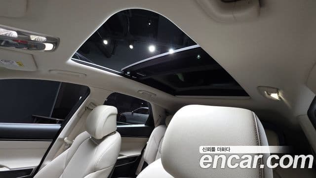 Genesis GV70 2023 — ფოტო 17/20