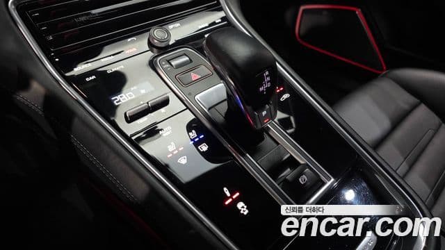 Porsche Panamera 2019 — Photo 17/20