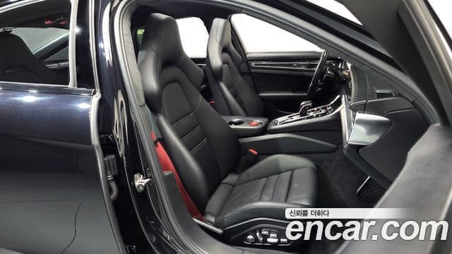 Porsche Panamera 2019 — Photo 5/20