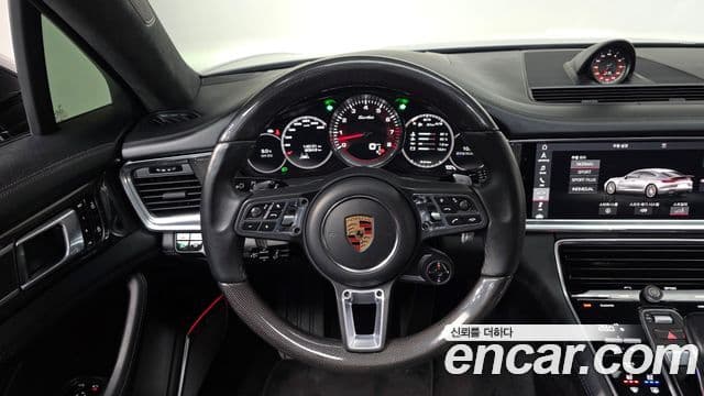 Porsche Panamera 2019 — Photo 12/20