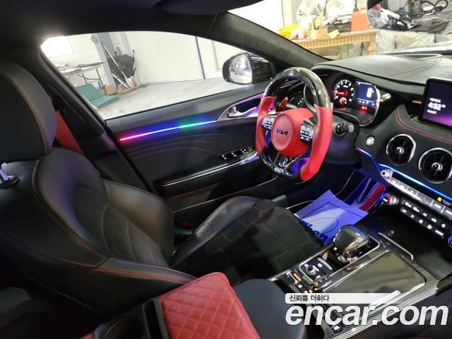Kia Stinger 2022 — Şəkil 15/20