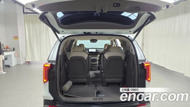 Kia Carnival 2023 — фото 20 из 20