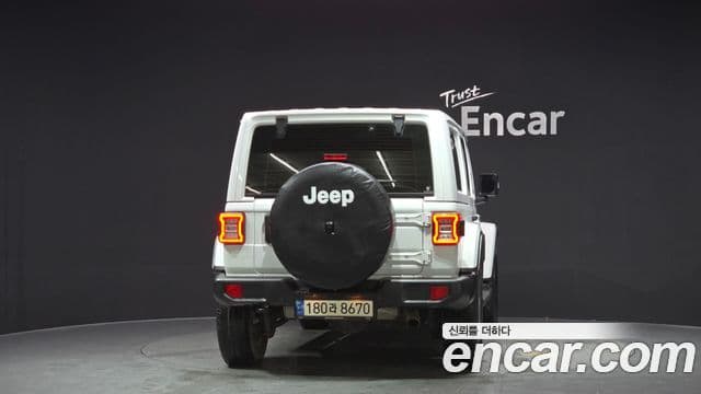 Jeep Wrangler 2021 — ფოტო 4/20