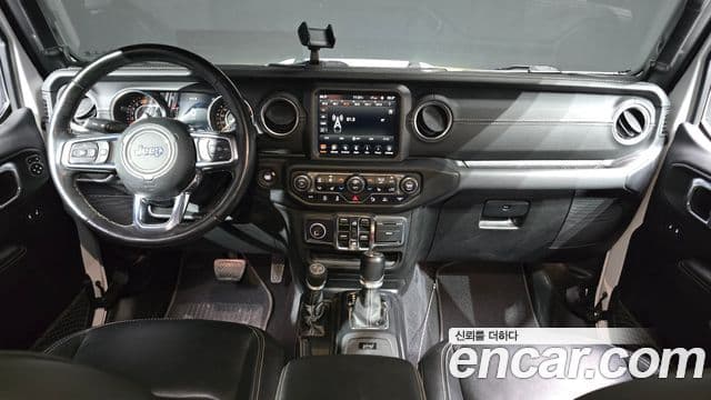Jeep Wrangler 2021 — ფოტო 7/20