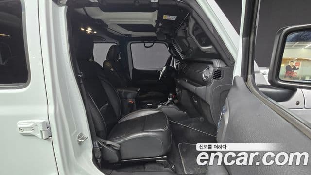 Jeep Wrangler 2021 — ფოტო 11/20