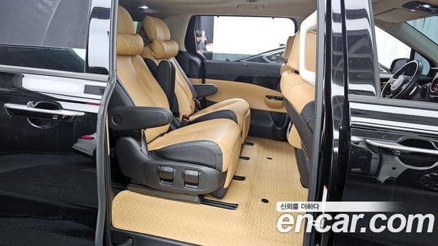 Kia Carnival 2022 — Фото 12/20
