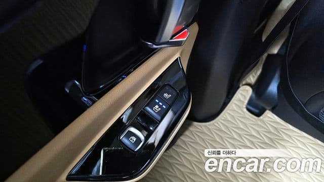 Kia Carnival 2022 — Фото 17/20