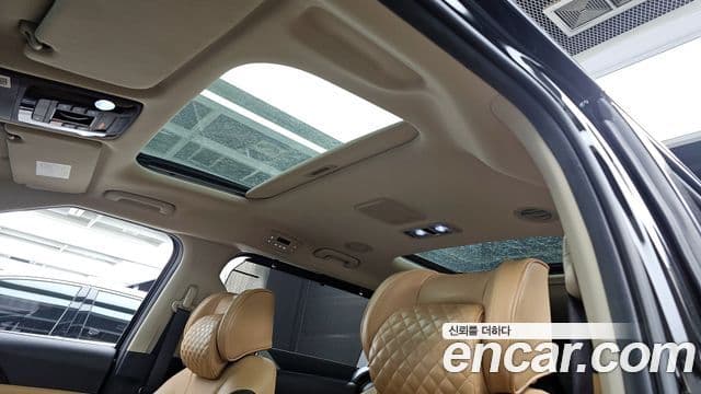 Kia Carnival 2022 — Фото 18/20