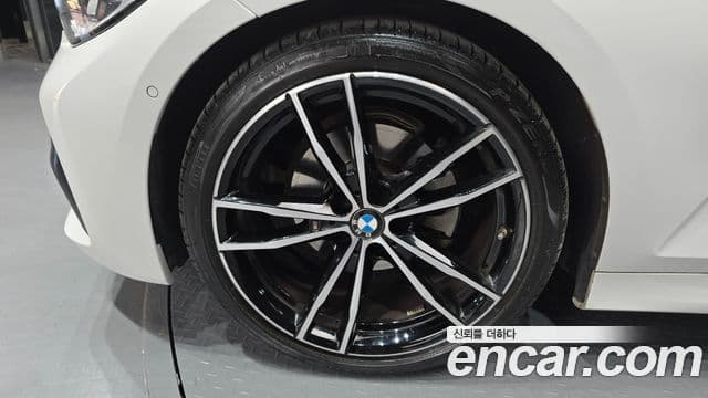 BMW 3 Series 2022 — фото 5 из 20