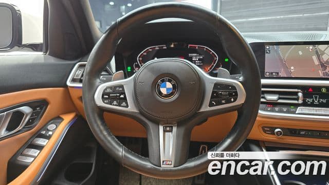 BMW 3 Series 2022 — фото 14 из 20